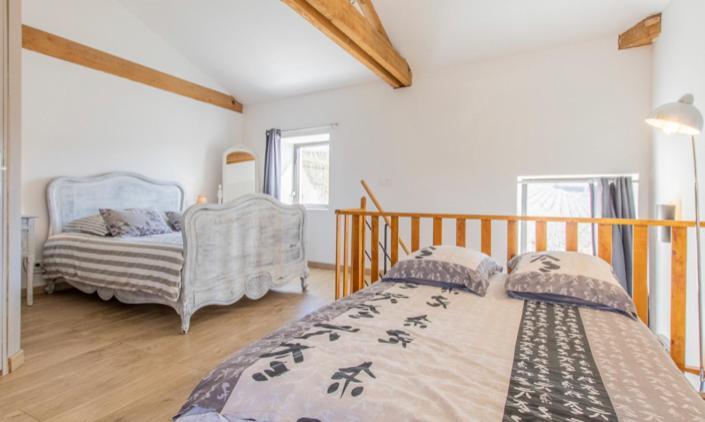 Au Petit Bonheur Chez Bambina Hotel Leynes Bagian luar foto