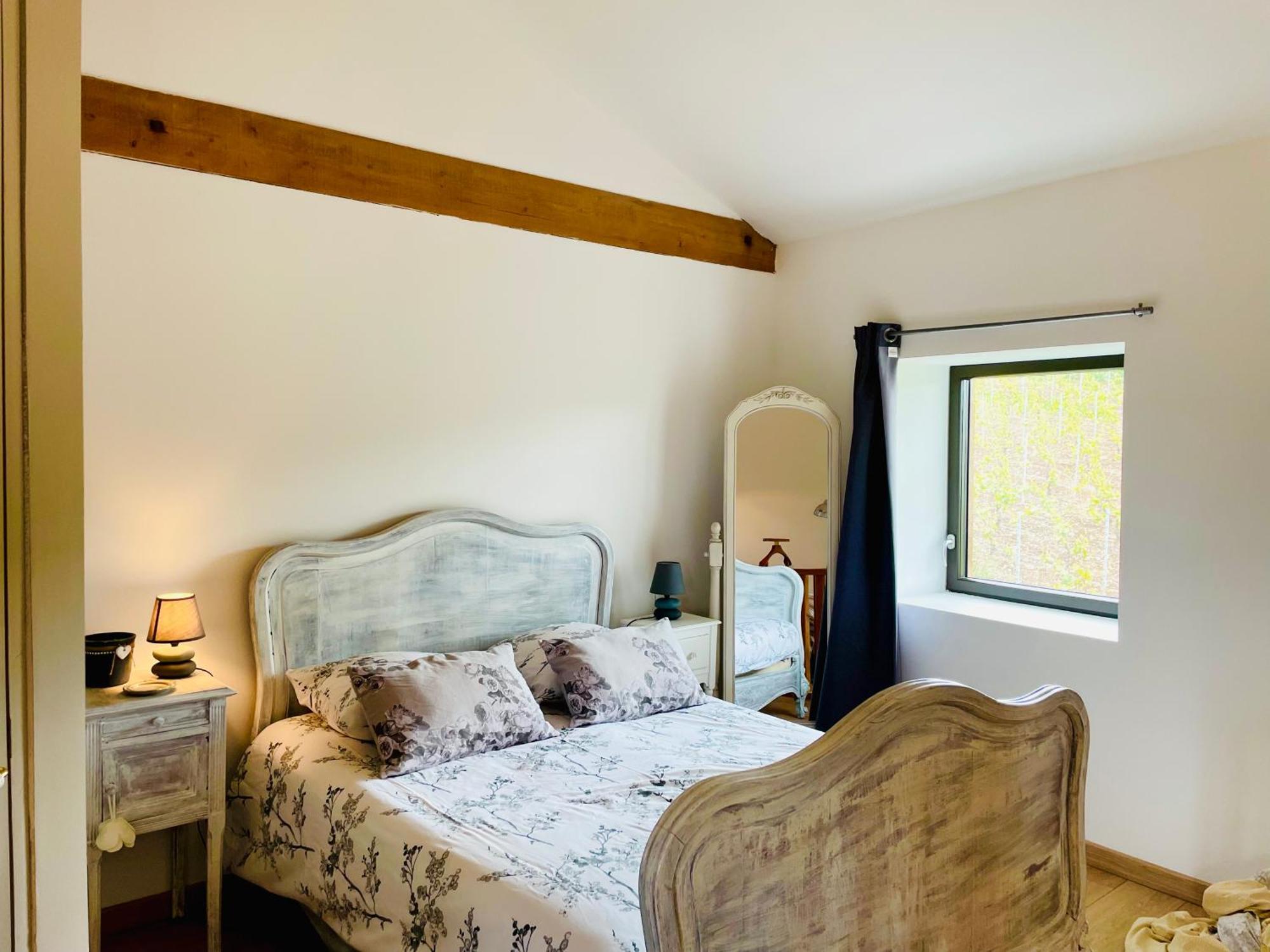 Au Petit Bonheur Chez Bambina Hotel Leynes Bagian luar foto