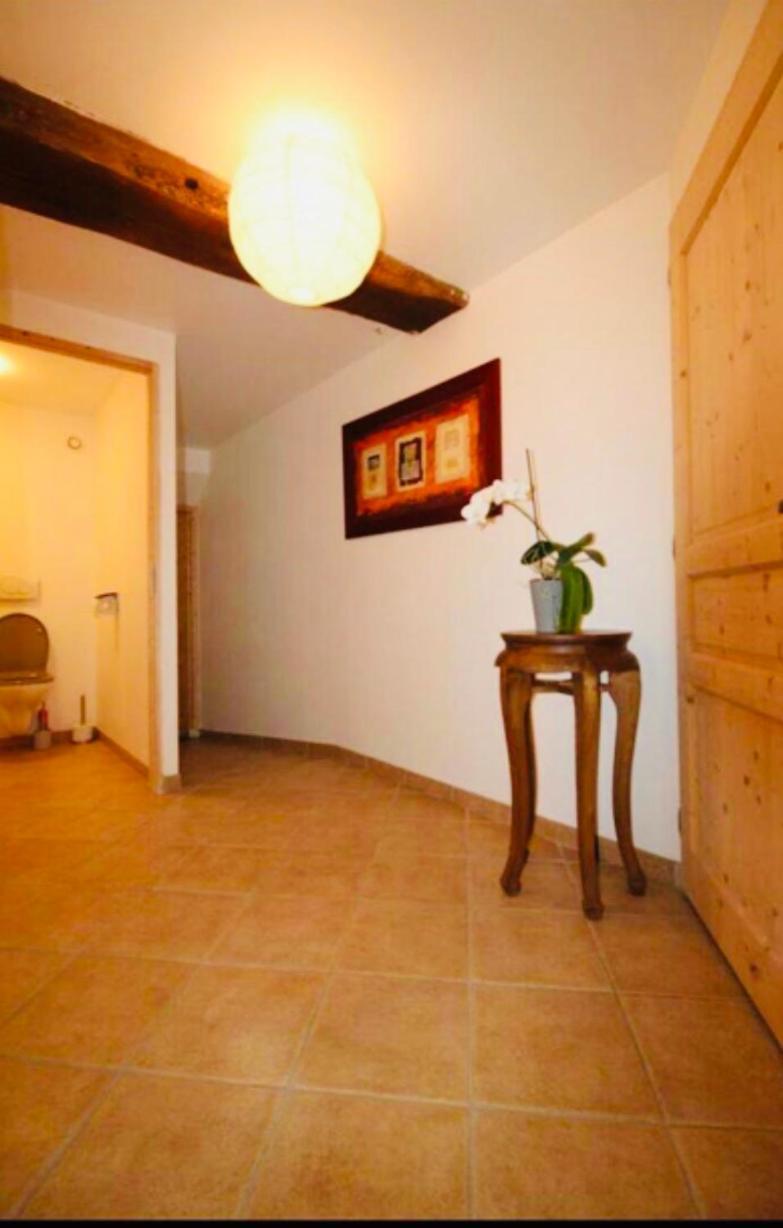 Au Petit Bonheur Chez Bambina Hotel Leynes Bagian luar foto