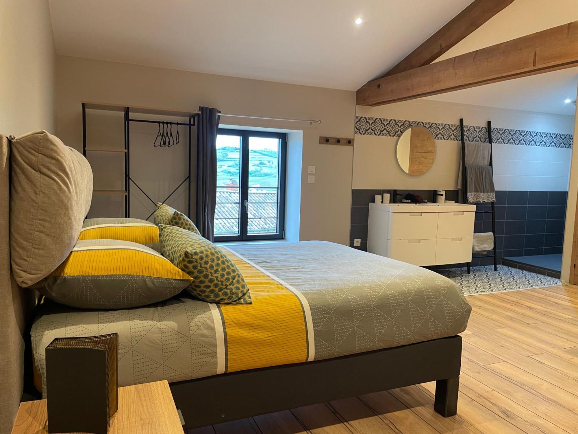 Au Petit Bonheur Chez Bambina Hotel Leynes Bagian luar foto