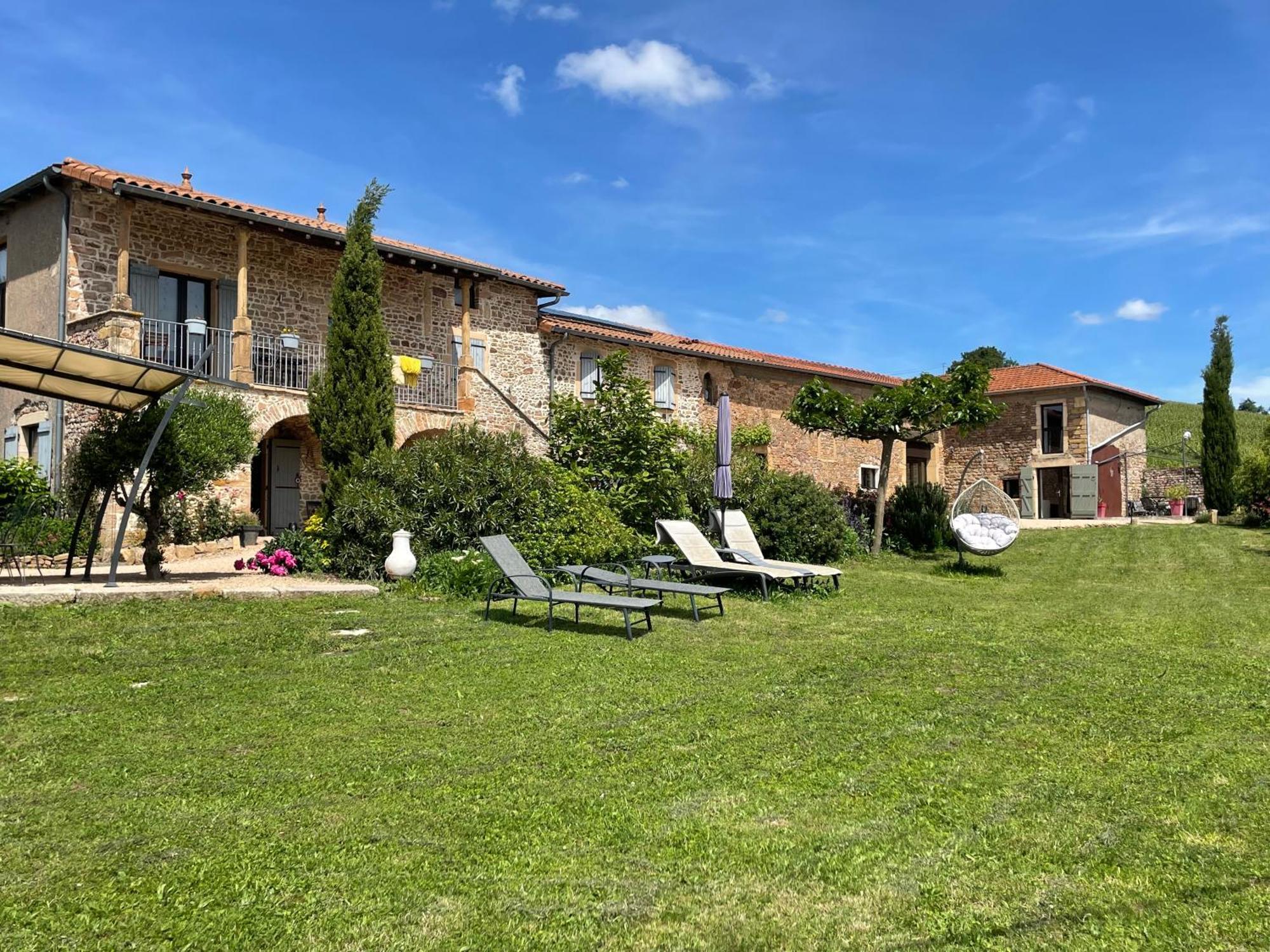 Au Petit Bonheur Chez Bambina Hotel Leynes Bagian luar foto