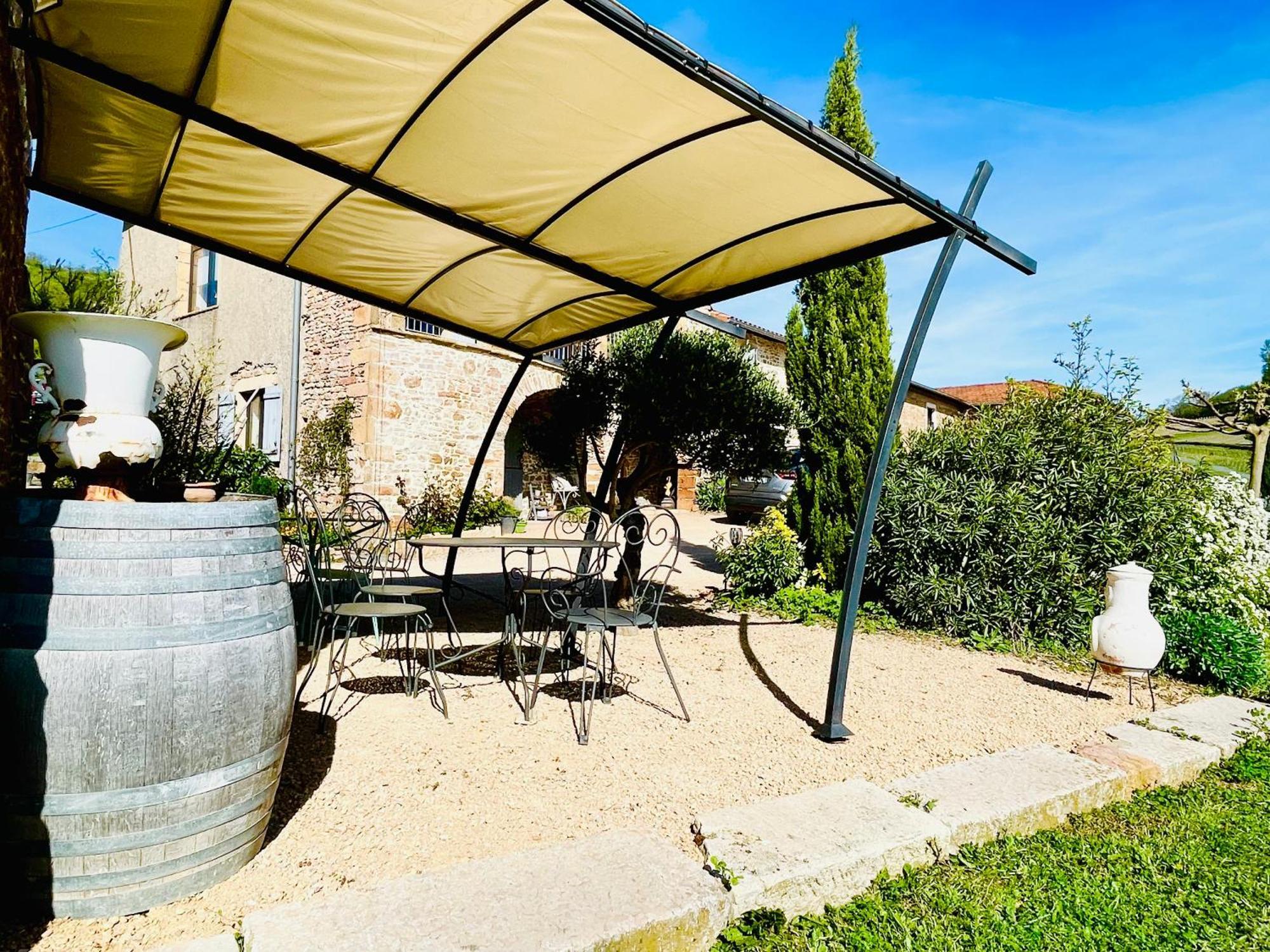 Au Petit Bonheur Chez Bambina Hotel Leynes Bagian luar foto