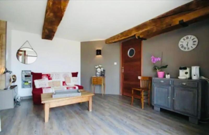 Au Petit Bonheur Chez Bambina Hotel Leynes Bagian luar foto